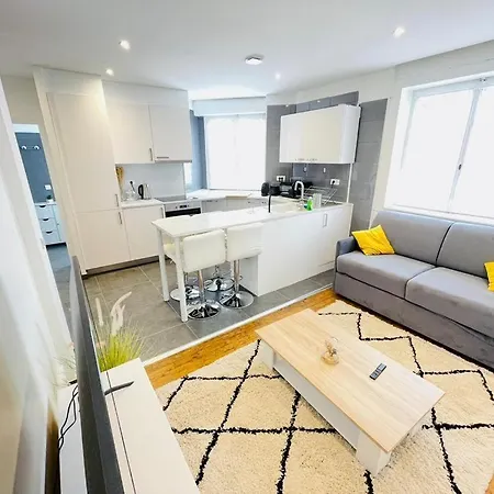 Saturne - Modern Flat Next To Station Annemasse